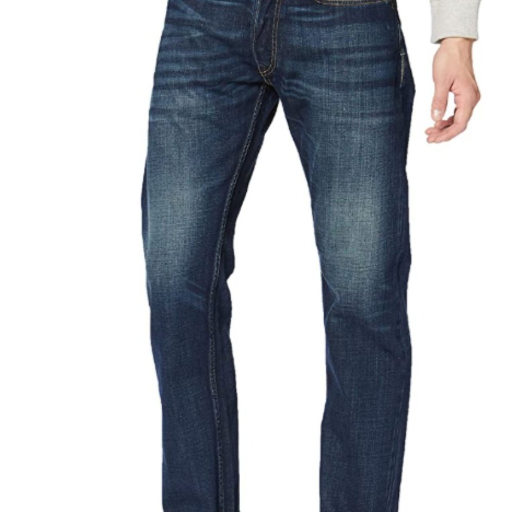 Men 's comfortable leg jeans